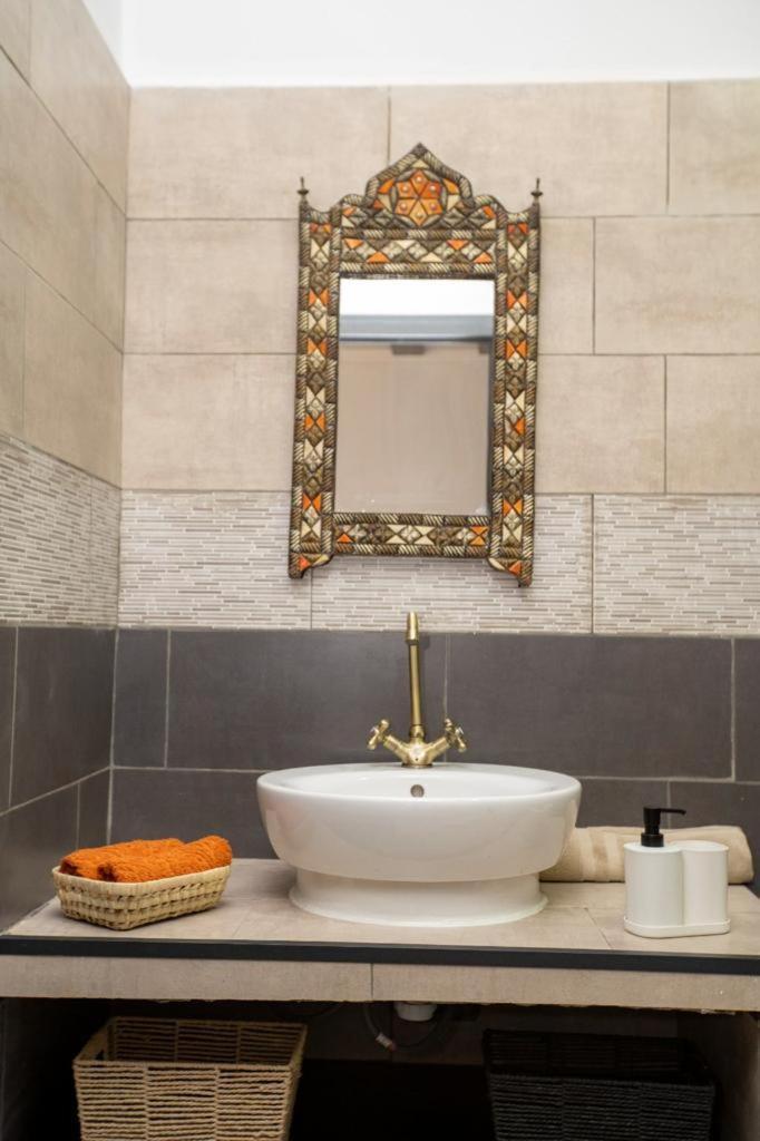 Dar Moghal Hotel Tiflet Kültér fotó